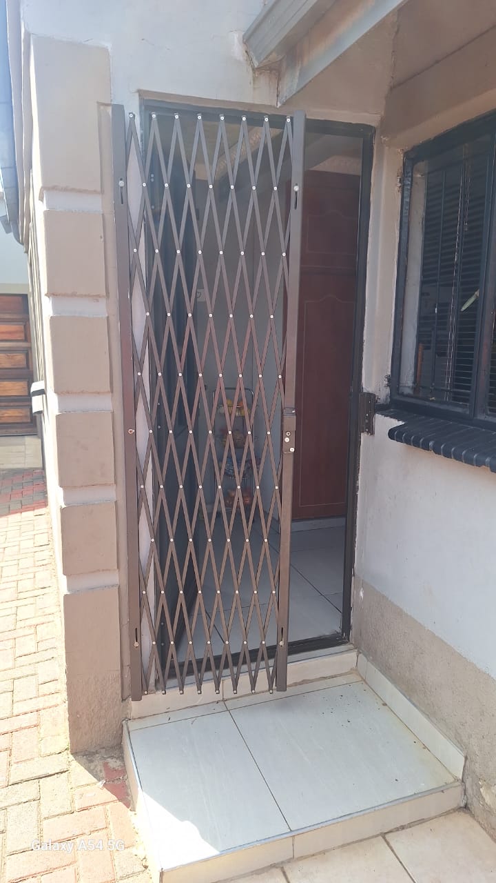 3 Bedroom Property for Sale in Mohadin North West